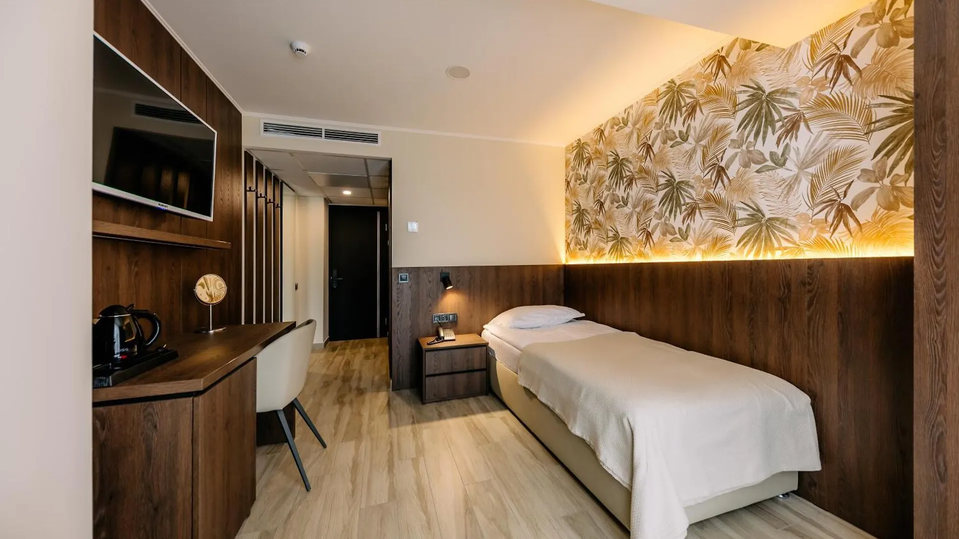 מלון קייב Mayak Resort