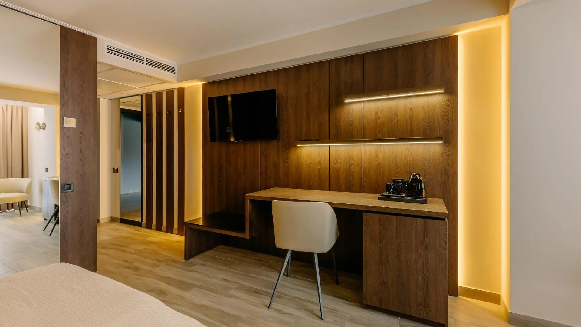 קייב Mayak Resort 0*,  אוקראינה
